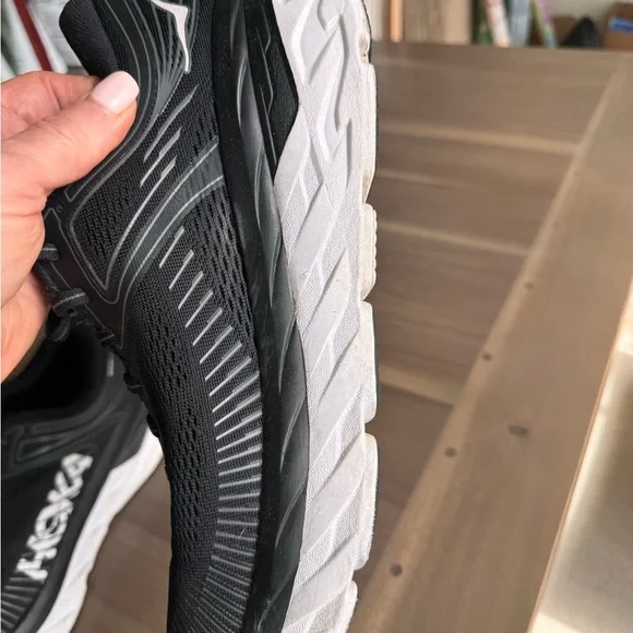 Hoka Bondi Running Shoes-Black 10.5 Medium - Picture 4 of 7